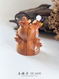 IMG_2964.JPG 崖柏龙挂件 Thuja Dragon Pendant