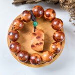 IMG_2972.JPG 崖柏黑金刚雀眼手串 Thuja “Black King Kong” Bird-Eye Bead Bracelet