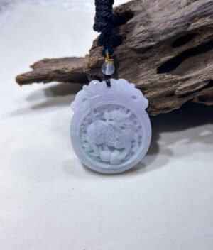春彩麒麟吊坠 Spring Color Qilin Jade Pendant