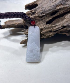 春彩山水吊坠 Spring-Colored Jade Landscape Pendant