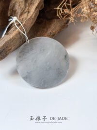 冰乌鸡无事牌 Icy Black Jadeite Wu Shi Pai Pendant