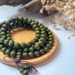 金丝楠木长串 Golden Phoebe Green-Toned Long Strand