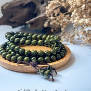 金丝楠木长串 Golden Phoebe Green-Toned Long Strand