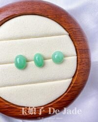 490298033_1253176966353673_6906702786917946498_nA 果绿翡翠蛋面 Green Jade Cabochon