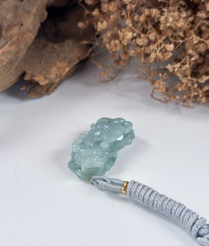 IMG_4610.JPG 貔貅 果绿貔貅吊坠 Green Pixiu Jade Pendant
