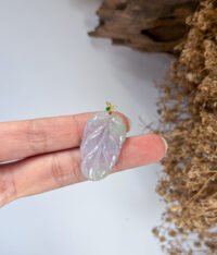 IMG_5260.JPG 冰种春彩叶子吊坠 Icy Spring Color Jade Leaf Pendant