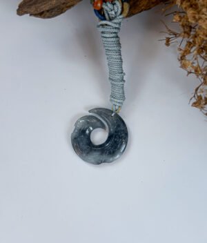 IMG_5308.JPG 乌鸡时来运转吊坠 Wu Ji “Turning Fortune” Jade Pendant