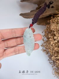 IMG_5310.JPG 飘花龙鱼吊坠 Floating Flower Dragon Fish Jade Pendant