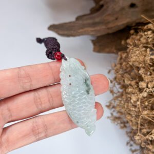 飘花龙鱼吊坠 Floating Flower Dragon Fish Jade Pendant
