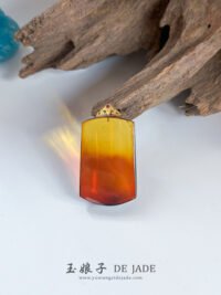 18K红蓝珀无事牌吊坠 Gold Red Blue Amber Peace Pendant