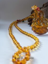 度母琥珀吊坠 Amber Tara Pendant