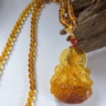 度母琥珀吊坠 Amber Tara Pendant