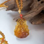 度母琥珀吊坠 Amber Tara Pendant