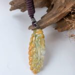 IMG_7012.JPG 黄绿翡翠玉米吊坠 Yellow-Green Jadeite Corn Pendant