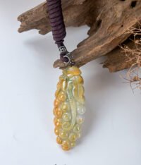 IMG_7012.JPG 黄绿翡翠玉米吊坠 Yellow-Green Jadeite Corn Pendant