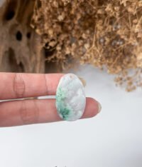 飘绿花山水翡翠吊坠 Green Floral Jadeite Landscape Pendant